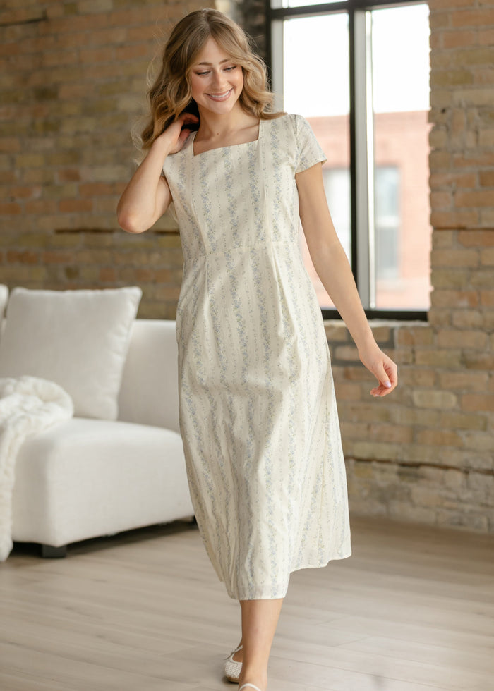 Reece Short Sleeve Straight Fit Midi Dress IC Dresses
