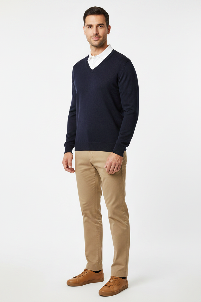 Branberry Angus V-Neck Navy — Studio Front
