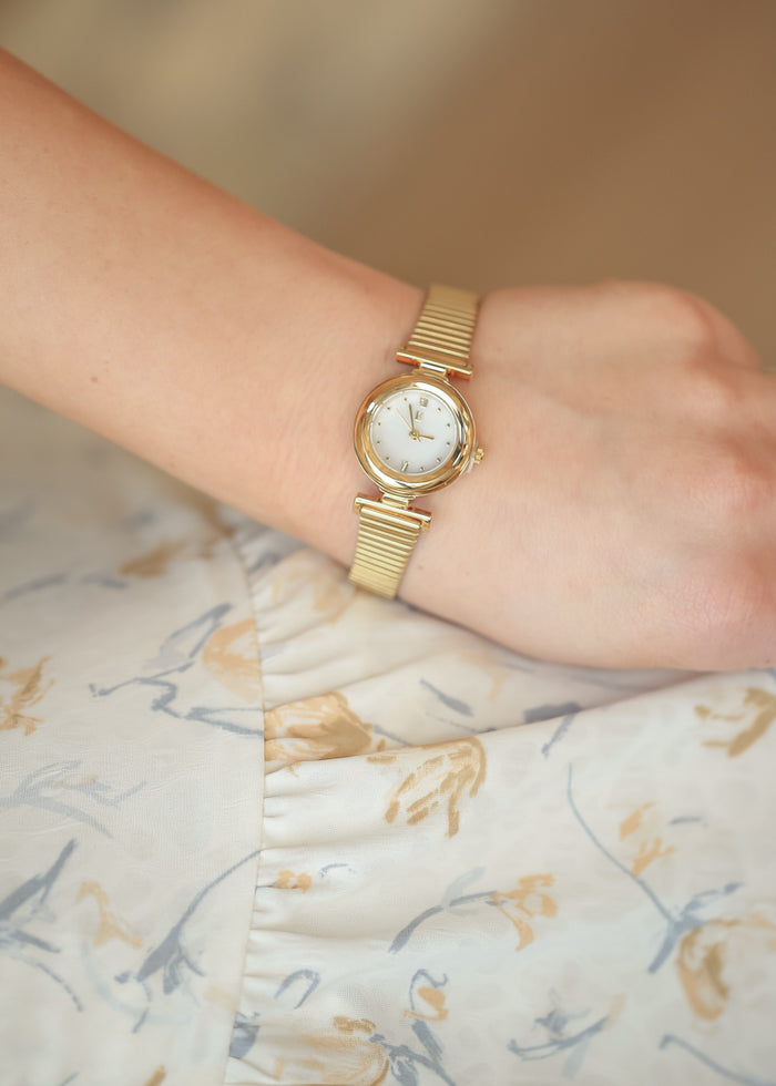 Classic Gold Circle Watch Accessory
