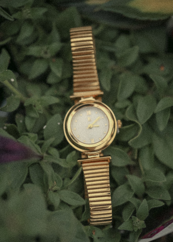 Classic Gold Circle Watch Accessory
