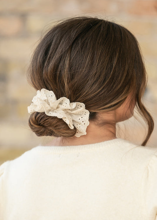 Cream Lace Scrunchie Accessory