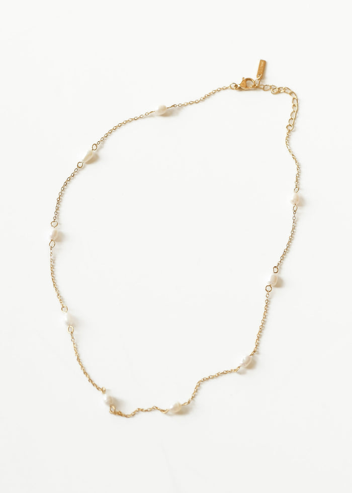 Dainty Pearl Necklace Accessory