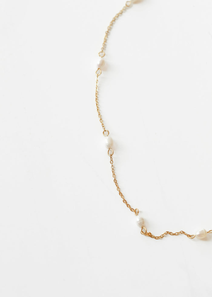 Dainty Pearl Necklace Accessory