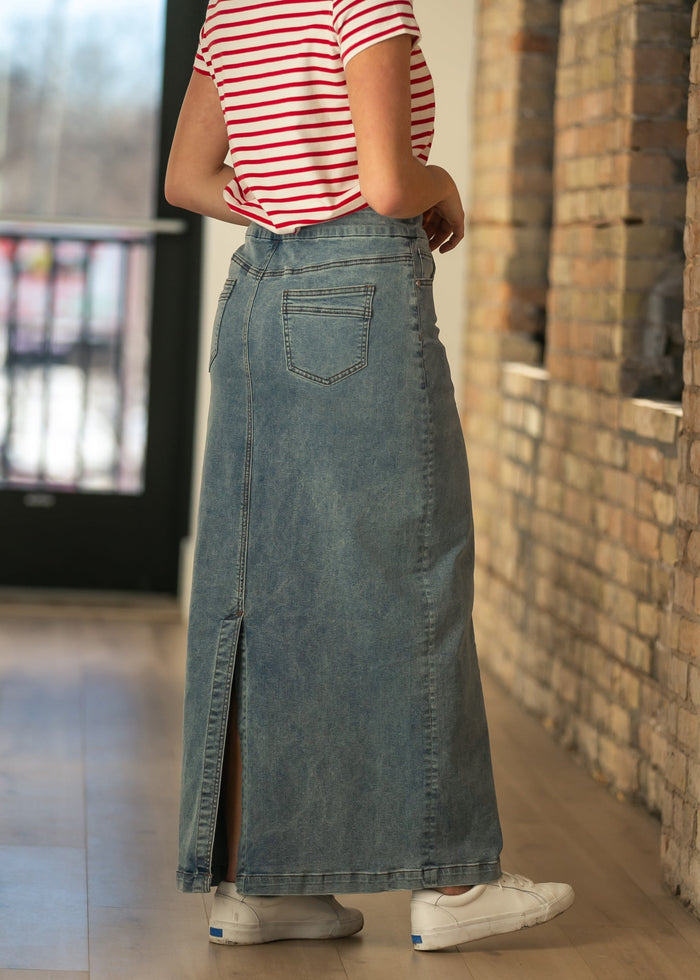 Donna Light Classic Wash Maxi Denim Skirt IC Skirts