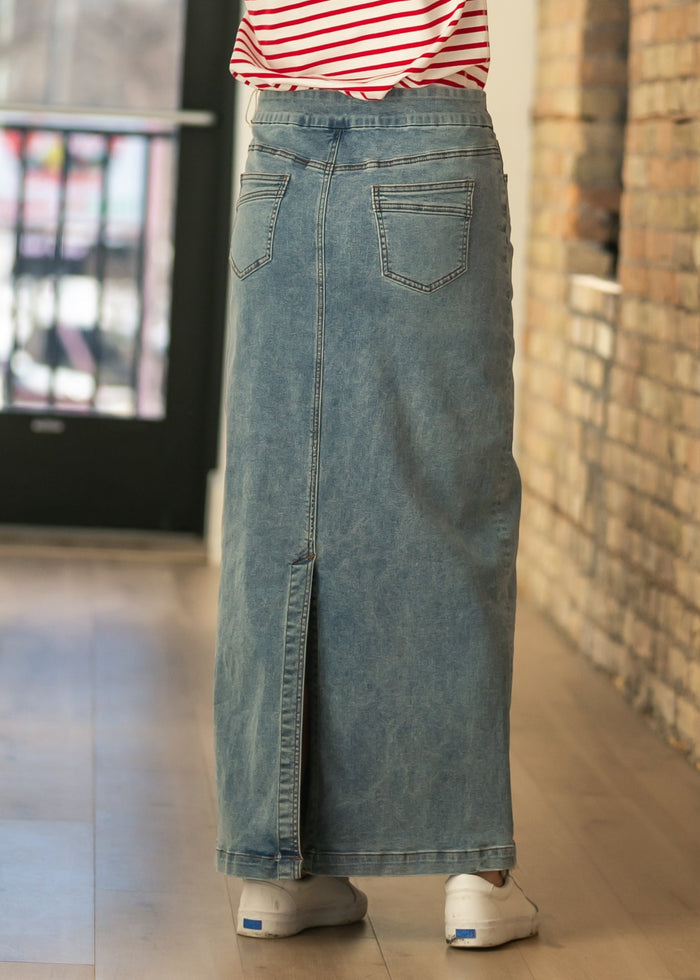 Donna Light Classic Wash Maxi Denim Skirt IC Skirts