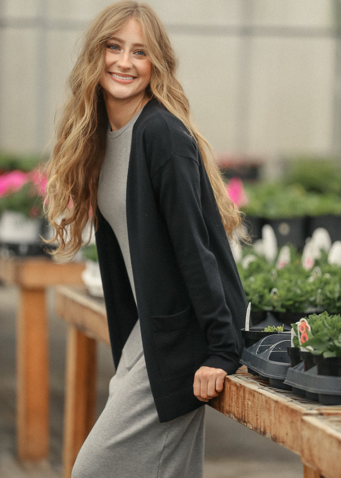 Essential Black Short and Soft Cardigan IC Layering Essentials