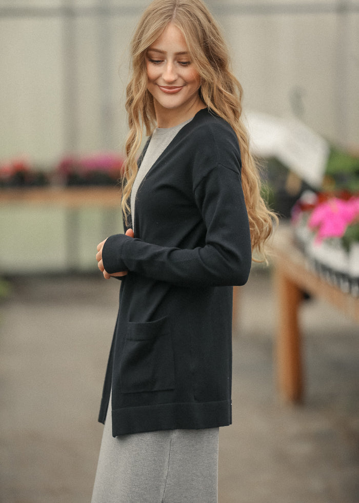 Essential Black Short and Soft Cardigan IC Layering Essentials