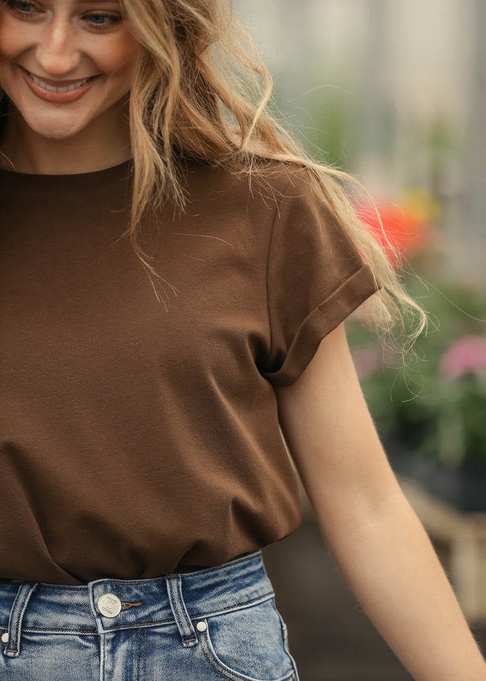 Essential Chocolate Short Sleeve Basic T-shirt IC Tops