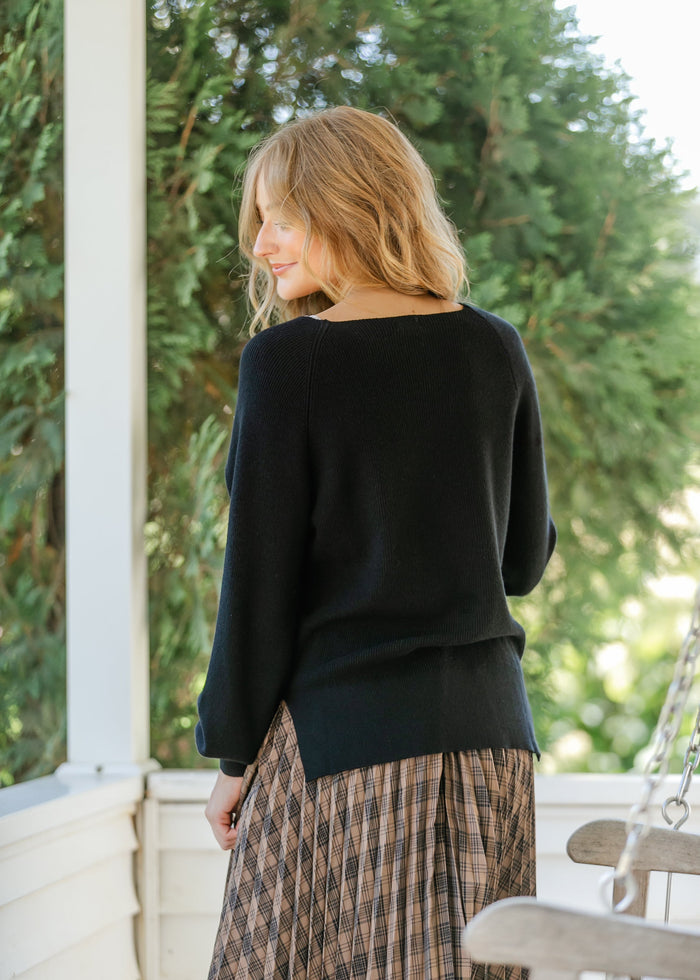 Essential V-neck Balloon Sleeve Sweater IC Tops