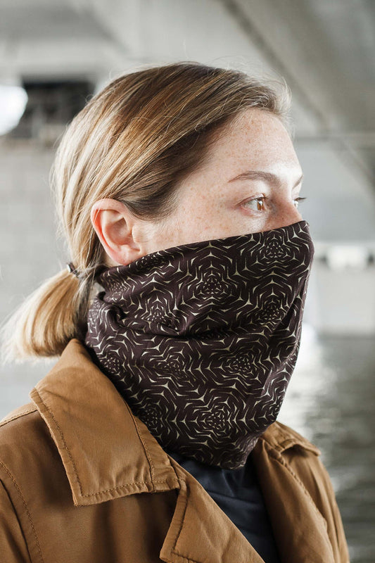 Molekula Gold Neck Gaiter - Brown - symbolika
