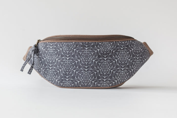 Molekula Mono Fanny Pack - Grey Molecular Structure Art