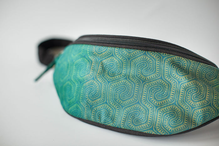 Morcels Gradient Fanny Pack - Emerald Psychedelic Mushroom Design