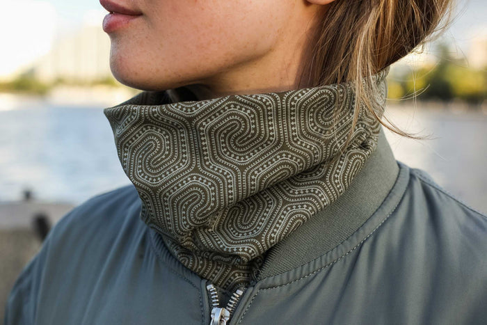 Morcels Mono Neck Gaiter - Olive - symbolika