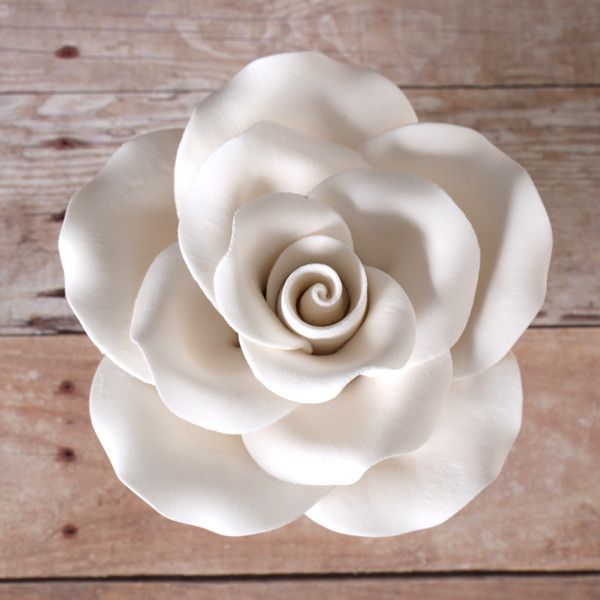 Large Gumpaste Rose Sugarflower cake topper perfect for cake decorating fondant cakes & wedding cakes.  Wholesale sugarflowers.  Wholesale cake supply.