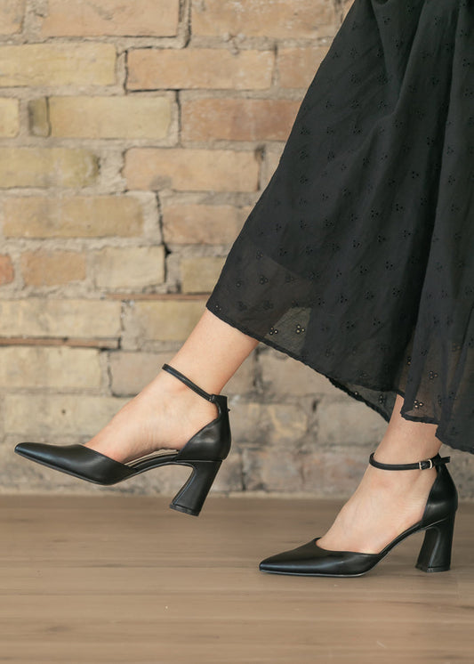 Pointed Toe Flare Block Heel Shoes