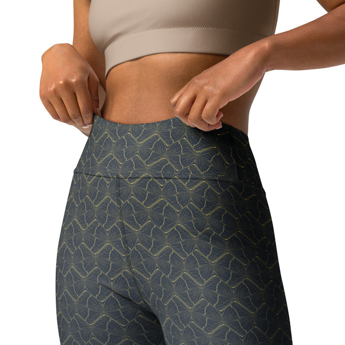 Shipibo Butterfly Amber Grey - Warm Gradient Yoga Leggings - symbolika