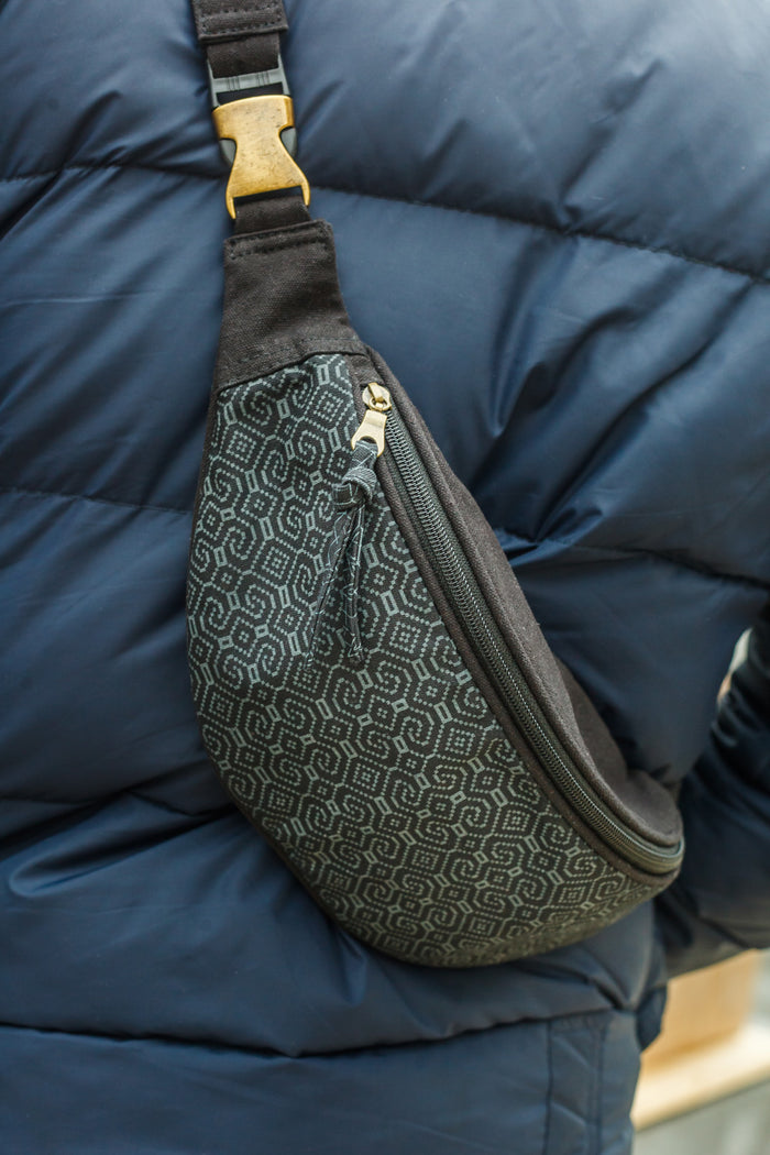 Shipibo-Conibo Mono Fanny Pack - Black