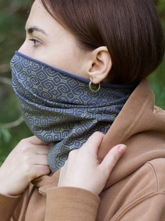 Shipibo Neck Gaiter Grey — visionary art by Symbolika