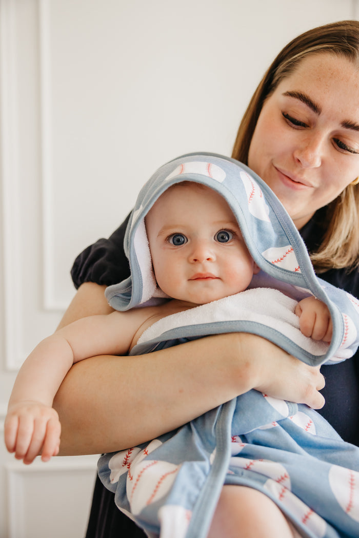 Slugger Premium Knit Hooded Towel
