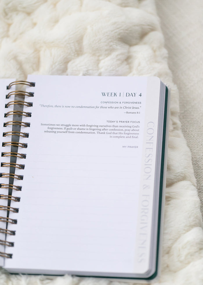Spiral Bible™ A Year In Prayer: A Journey of Daily Prayer and Reflection Gifts
