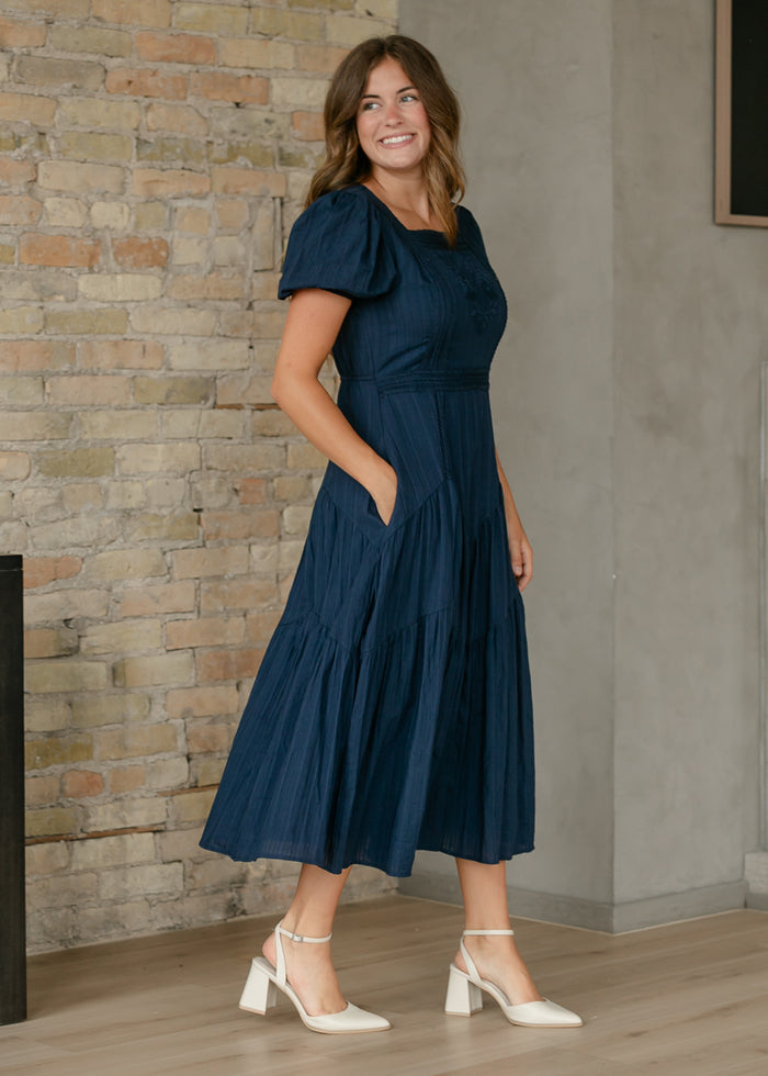 Textured Square Neck Woven Midi Dress FF Dresses S